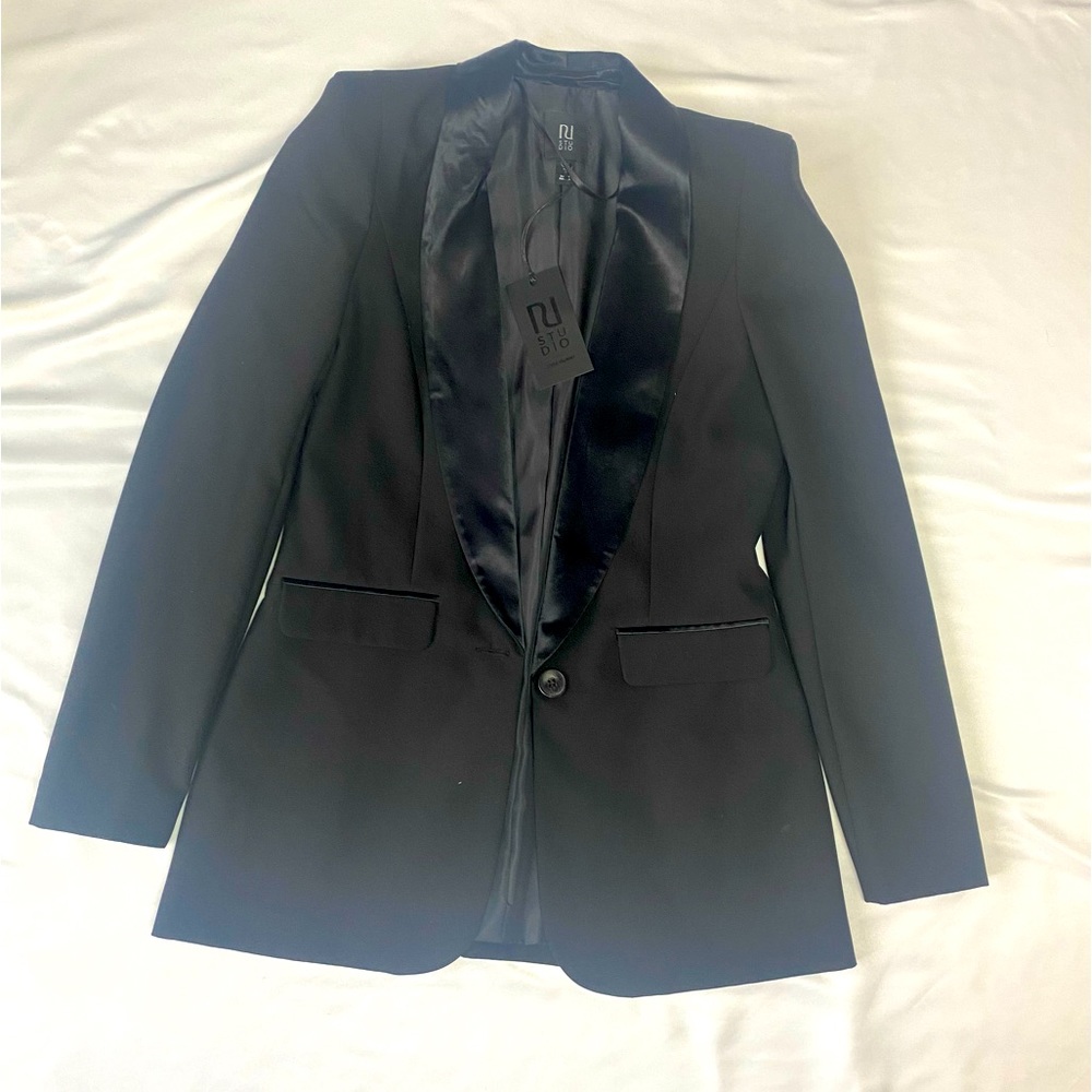 Women’s tuxedo jacket- size UK 8 black